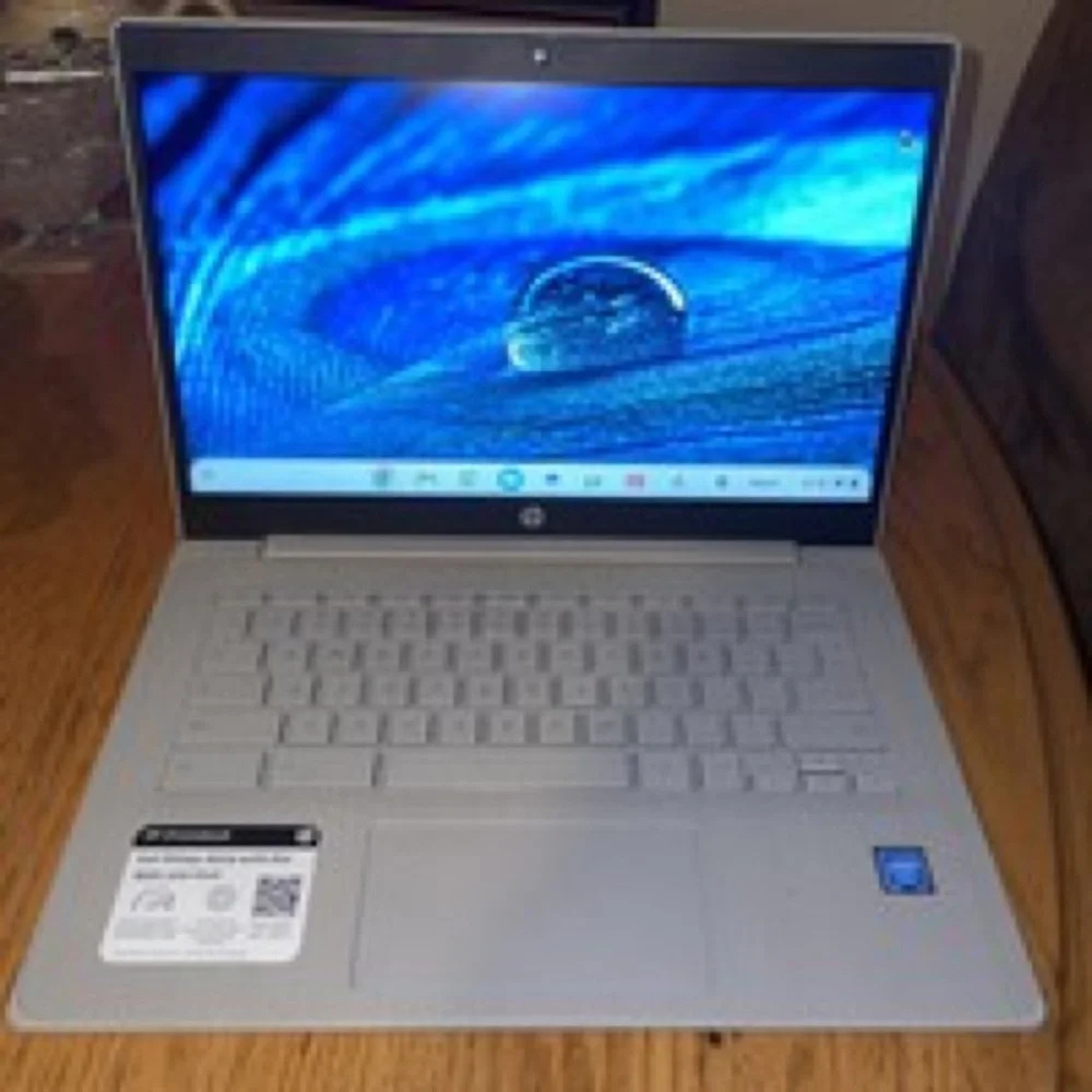 HP 14” Chromebook Laptop HP Chromebook 14a-ne0013dx Charger included
